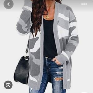 Zesica Gray and White Camouflage Cardigan MEDIUM